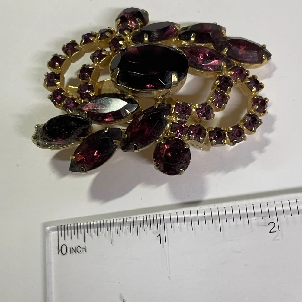 Gold and Purple Floral Brooch with Faceted Stones - Picture 3 of 3